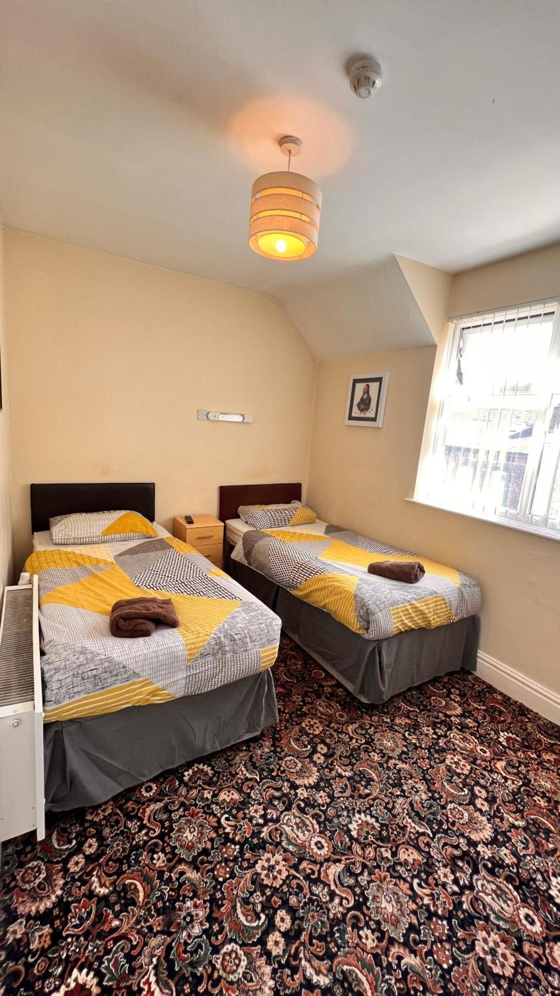 Castle Lodge Guest House 86-88 Sheil Rd L6 3Af Liverpool Eksteriør bilde