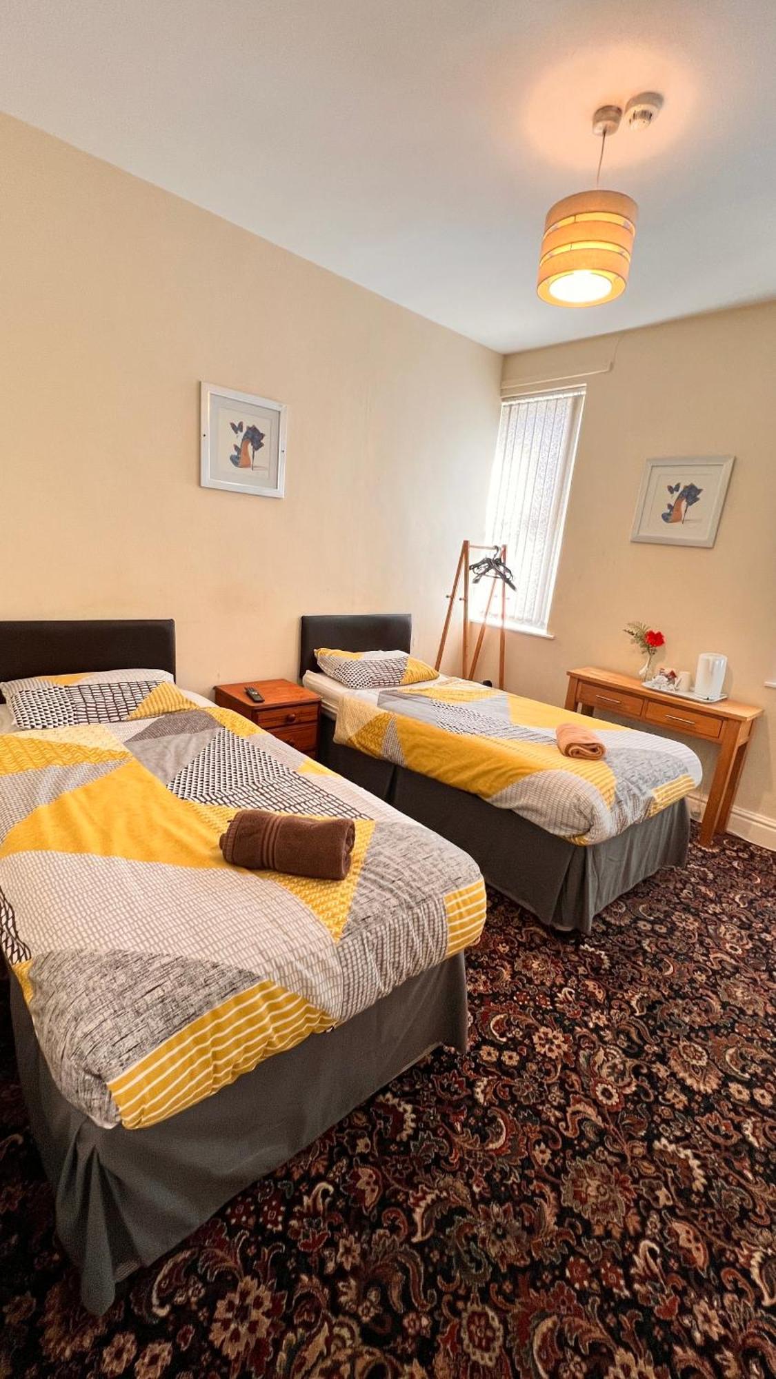 Castle Lodge Guest House 86-88 Sheil Rd L6 3Af Liverpool Eksteriør bilde