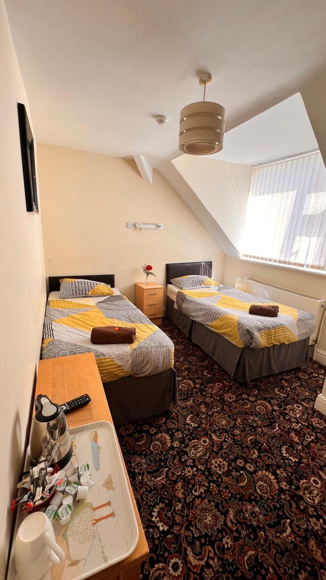 Castle Lodge Guest House 86-88 Sheil Rd L6 3Af Liverpool Eksteriør bilde