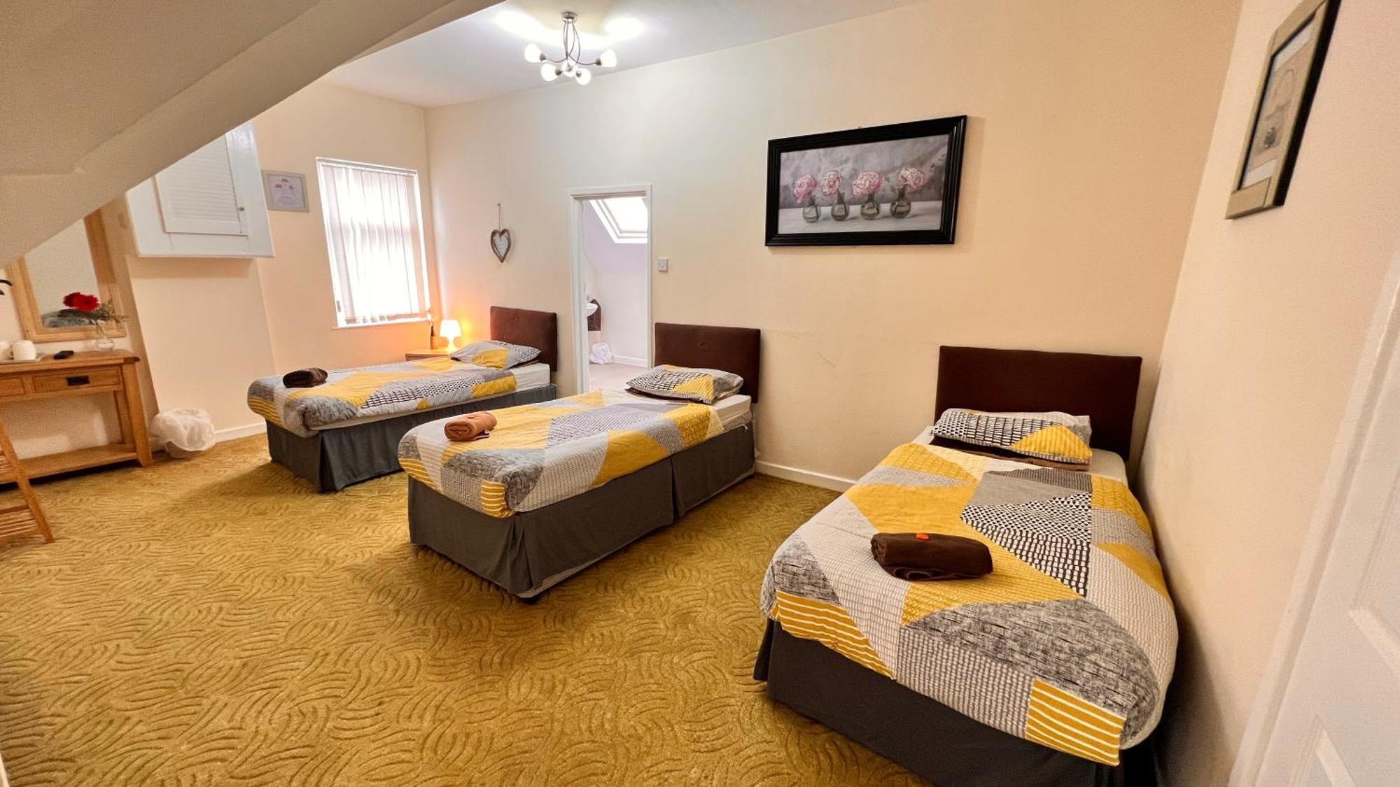 Castle Lodge Guest House 86-88 Sheil Rd L6 3Af Liverpool Eksteriør bilde