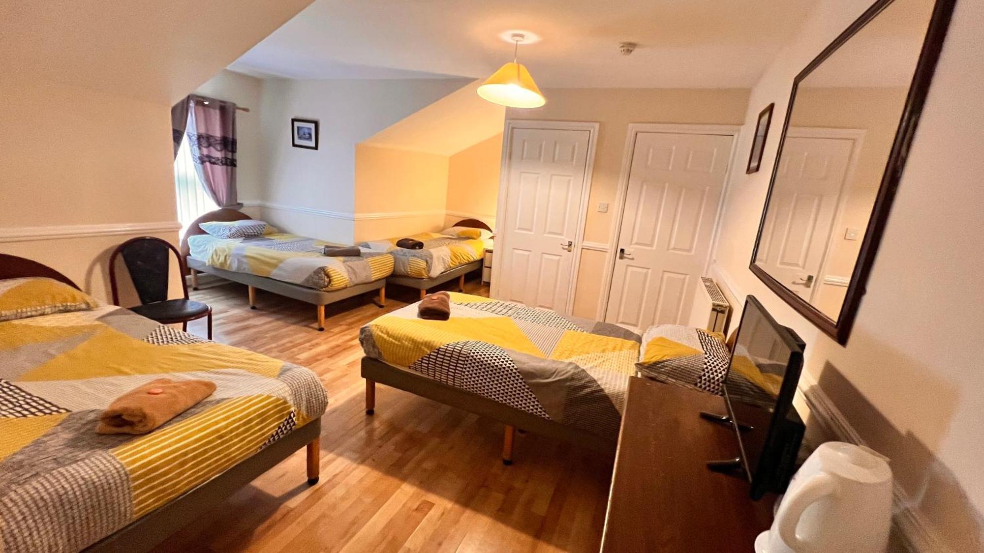 Castle Lodge Guest House 86-88 Sheil Rd L6 3Af Liverpool Eksteriør bilde